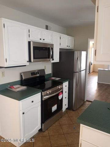 19 Marlow Avenue, Manchester, NJ 08759