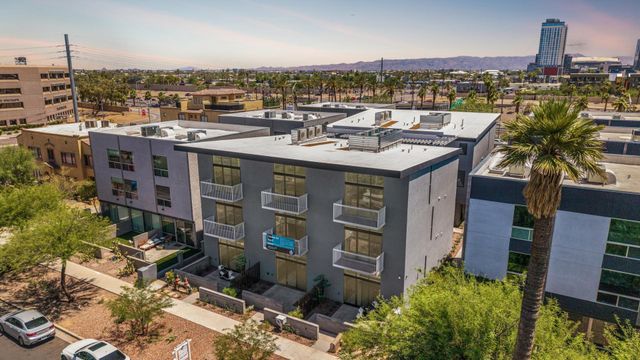 531 E WILLETTA Street 206, Phoenix, AZ 85004