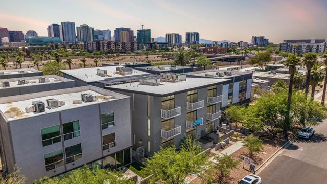531 E WILLETTA Street 206, Phoenix, AZ 85004
