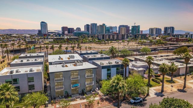 531 E WILLETTA Street 206, Phoenix, AZ 85004