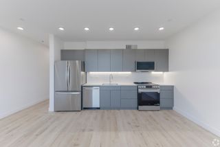 531 E WILLETTA Street 206, Phoenix, AZ 85004