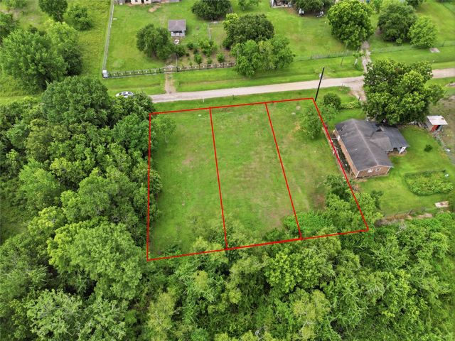 7113 Lewis Road, Hitchcock, TX 77563