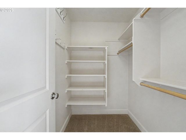 2060 Nw VILLAGE Cir 43, Portland, OR 97229