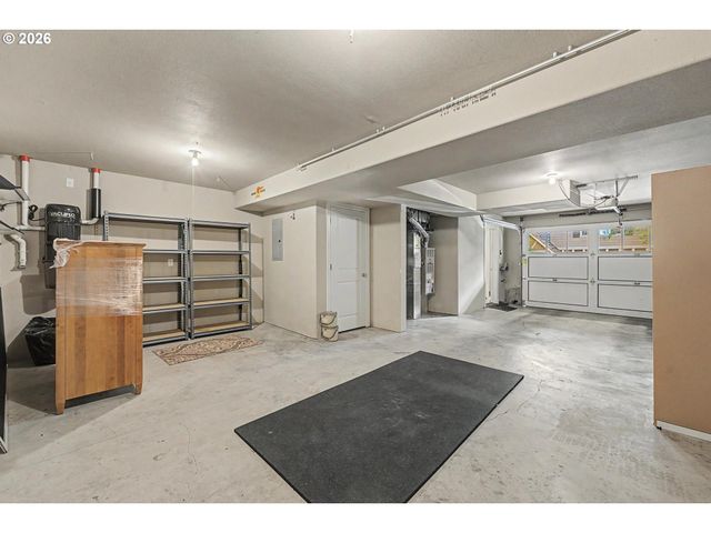 2060 Nw VILLAGE Cir 43, Portland, OR 97229