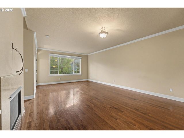 2060 Nw VILLAGE Cir 43, Portland, OR 97229