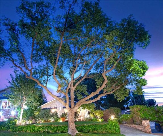 640 S Parish Place, Burbank, CA 91506