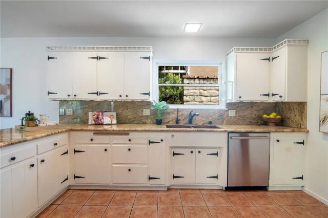 640 S Parish Place, Burbank, CA 91506