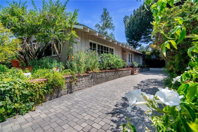 640 S Parish Place, Burbank, CA 91506