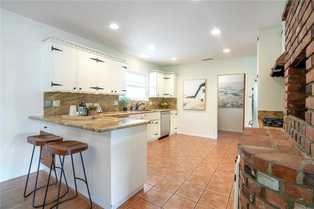 640 S Parish Place, Burbank, CA 91506