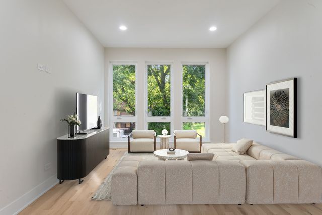 6402 S Vernon Avenue, Chicago, IL 60637