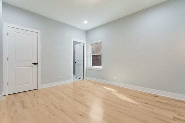 6402 S Vernon Avenue, Chicago, IL 60637