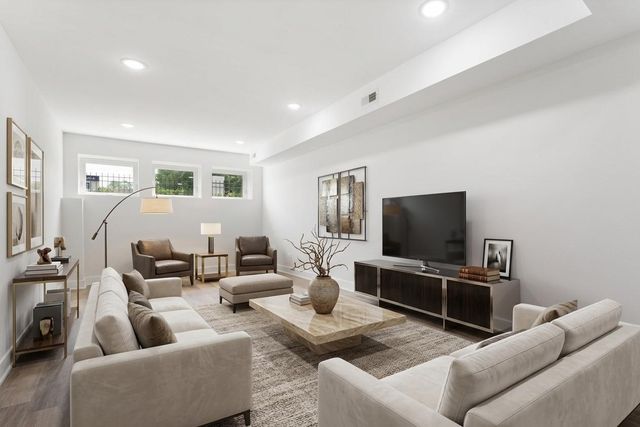 6402 S Vernon Avenue, Chicago, IL 60637