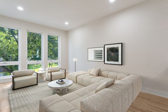 6402 S Vernon Avenue, Chicago, IL 60637