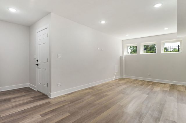 6402 S Vernon Avenue, Chicago, IL 60637