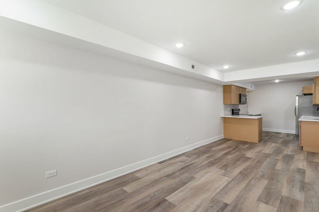 6402 S Vernon Avenue, Chicago, IL 60637