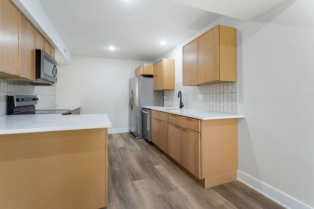 6402 S Vernon Avenue, Chicago, IL 60637