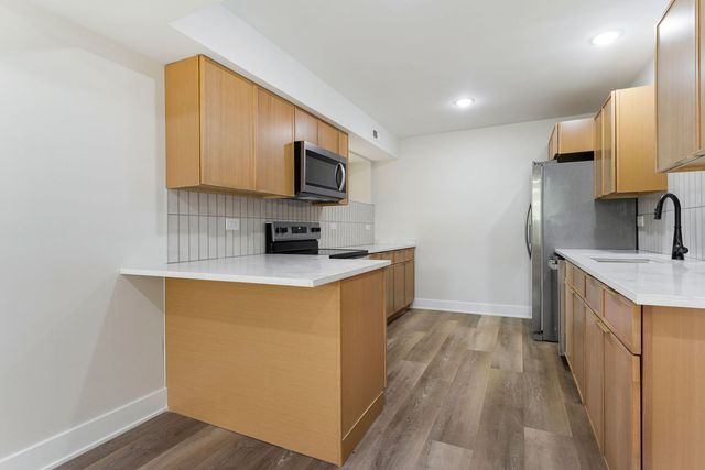6402 S Vernon Avenue, Chicago, IL 60637