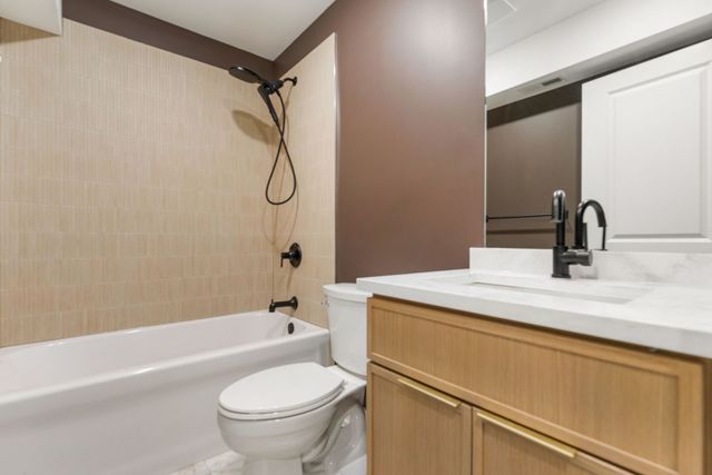 6402 S Vernon Avenue, Chicago, IL 60637