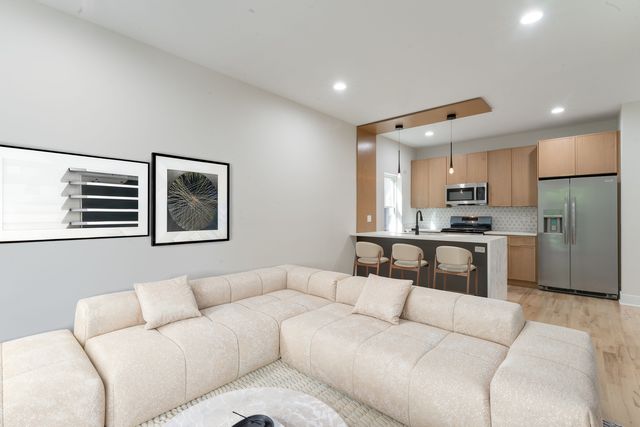 6402 S Vernon Avenue, Chicago, IL 60637