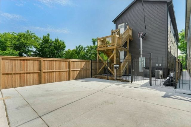 6402 S Vernon Avenue, Chicago, IL 60637