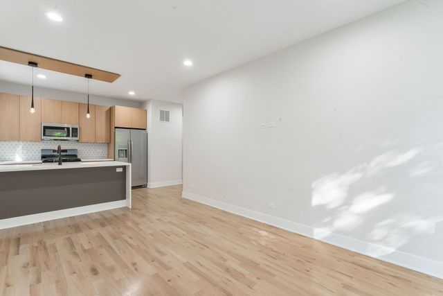 6402 S Vernon Avenue, Chicago, IL 60637