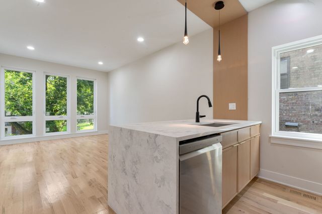 6402 S Vernon Avenue, Chicago, IL 60637