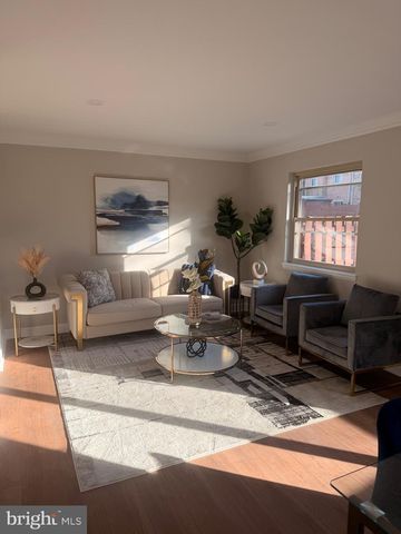 9625 LINDENBROOK ST, Fairfax, VA 22031