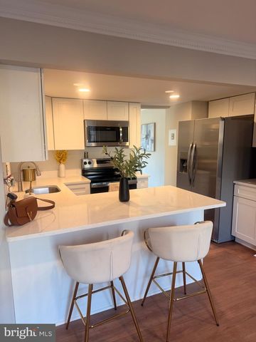 9625 LINDENBROOK ST, Fairfax, VA 22031