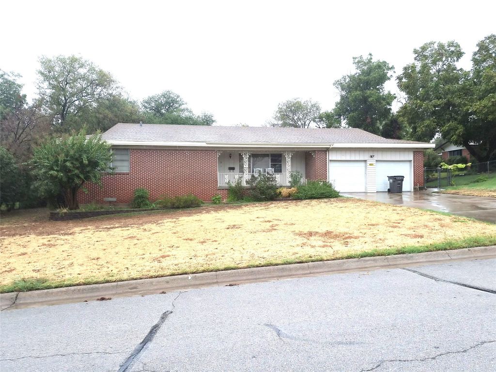 4221 Woodlake Drive, Lake Worth, TX 76135 — exterior