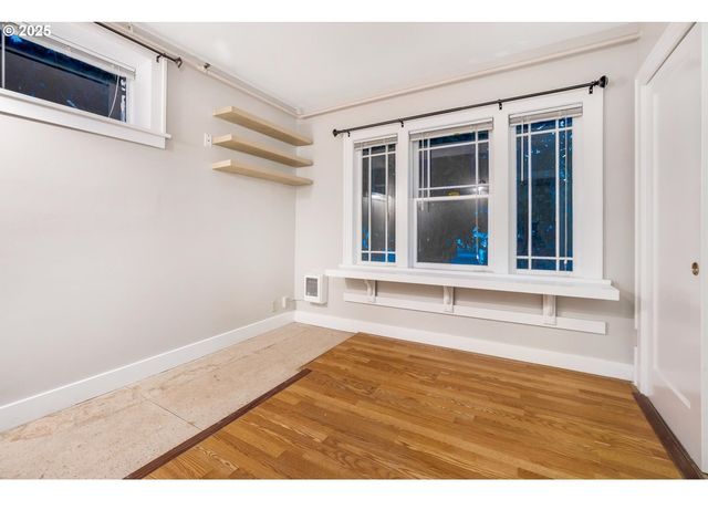 2634 Ne BROADWAY St, Portland, OR 97232