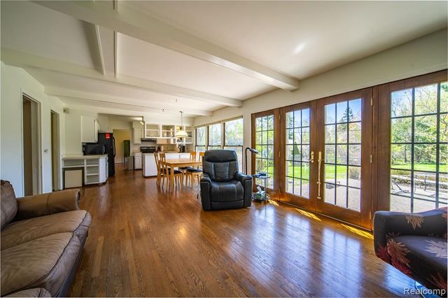 24531 Bloomington Drive, Franklin, MI 48025