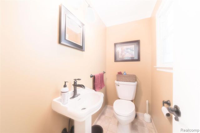 24531 Bloomington Drive, Franklin, MI 48025