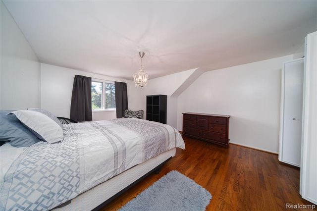 24531 Bloomington Drive, Franklin, MI 48025