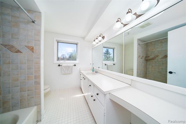 24531 Bloomington Drive, Franklin, MI 48025
