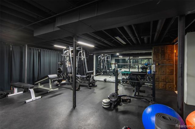24531 Bloomington Drive, Franklin, MI 48025
