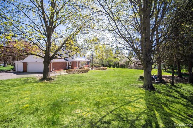 24531 Bloomington Drive, Franklin, MI 48025