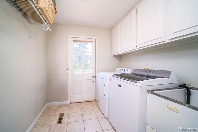 24531 Bloomington Drive, Franklin, MI 48025