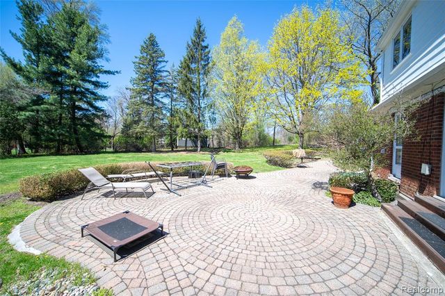 24531 Bloomington Drive, Franklin, MI 48025