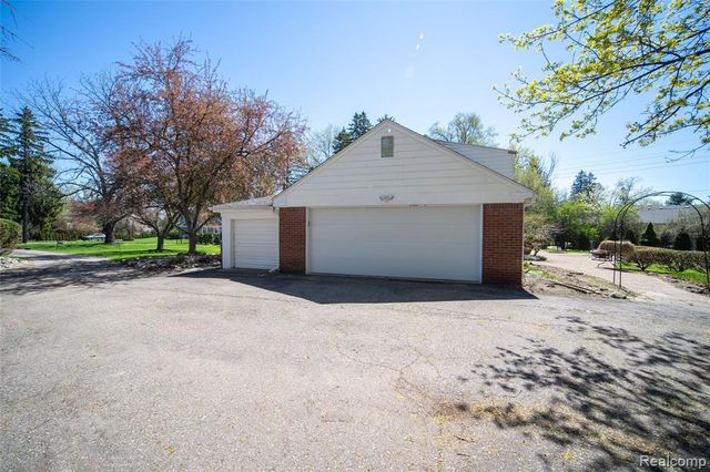 24531 Bloomington Drive, Franklin, MI 48025