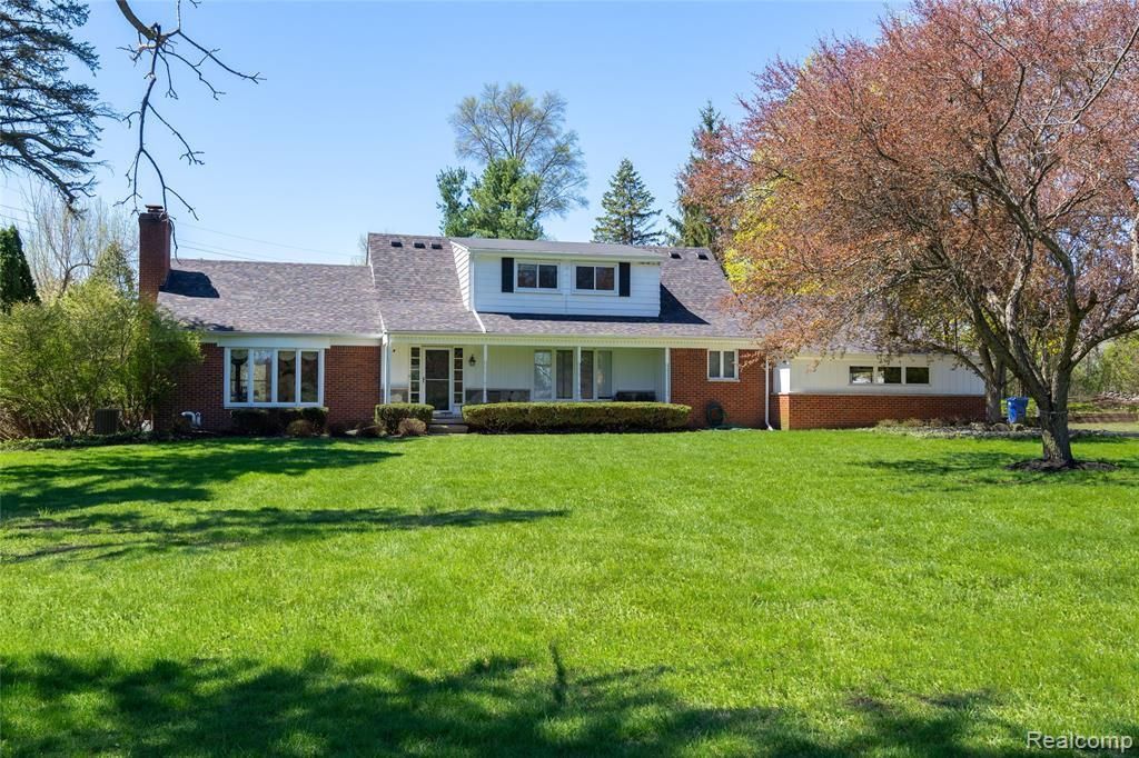 24531 Bloomington Drive, Franklin, MI 48025