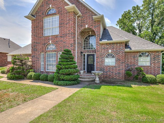 614 W 37th Place, Sand Springs, OK 74063