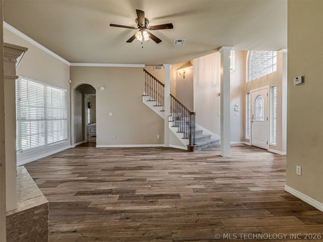 614 W 37th Place, Sand Springs, OK 74063