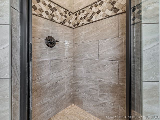 614 W 37th Place, Sand Springs, OK 74063