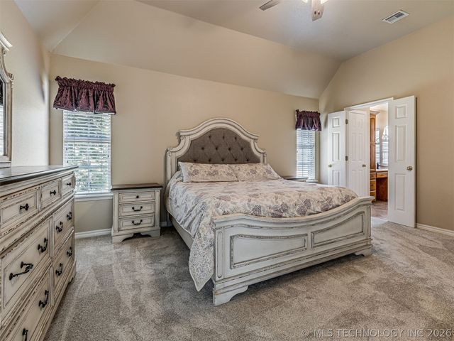 614 W 37th Place, Sand Springs, OK 74063