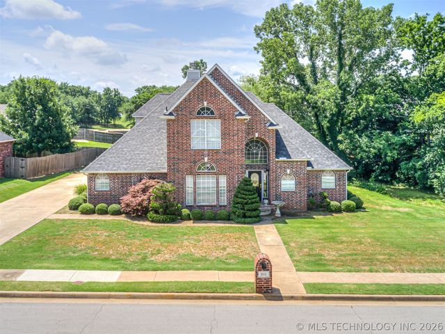 614 W 37th Place, Sand Springs, OK 74063