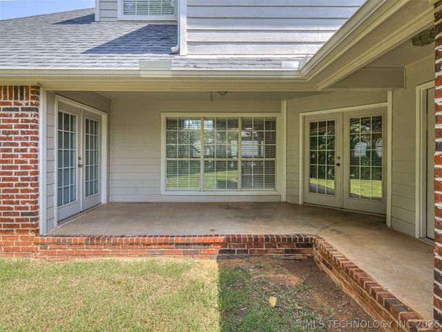 614 W 37th Place, Sand Springs, OK 74063