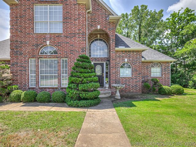 614 W 37th Place, Sand Springs, OK 74063