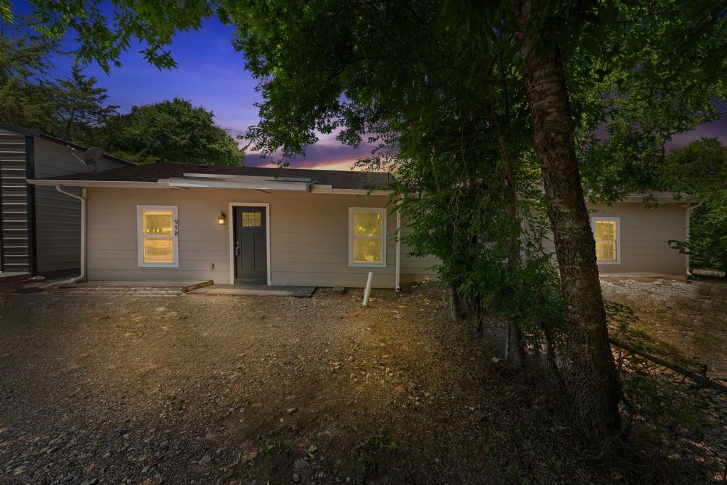 958 Honeysuckle Trail, Midlothian, TX 76065