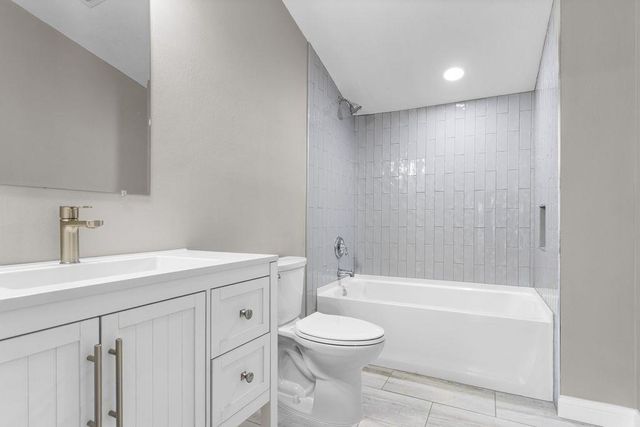 1036 WISCONSIN Avenue, Beloit, WI 53511