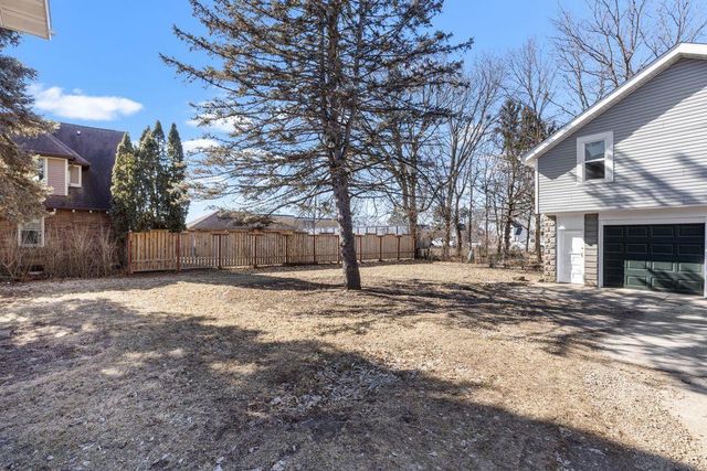 1036 WISCONSIN Avenue, Beloit, WI 53511